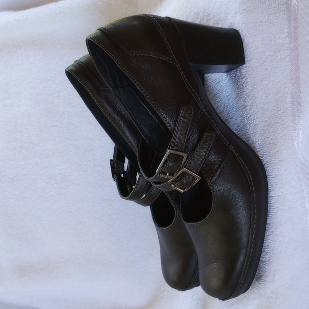 Clarks Artisan Double Strap Mary Jane Heels - Picture 7 of 10